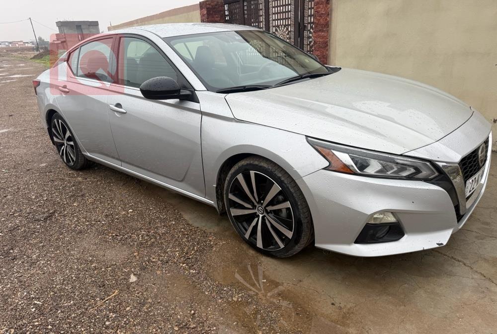 نيسان ألتيما